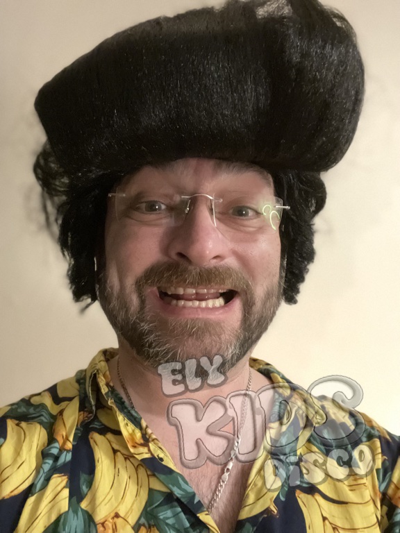 Captain Chaos and the wigs